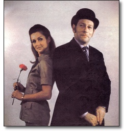 Emma Peel (Diane Appleby) y John Steed (Donald Monat) según la versión radial sudafricana